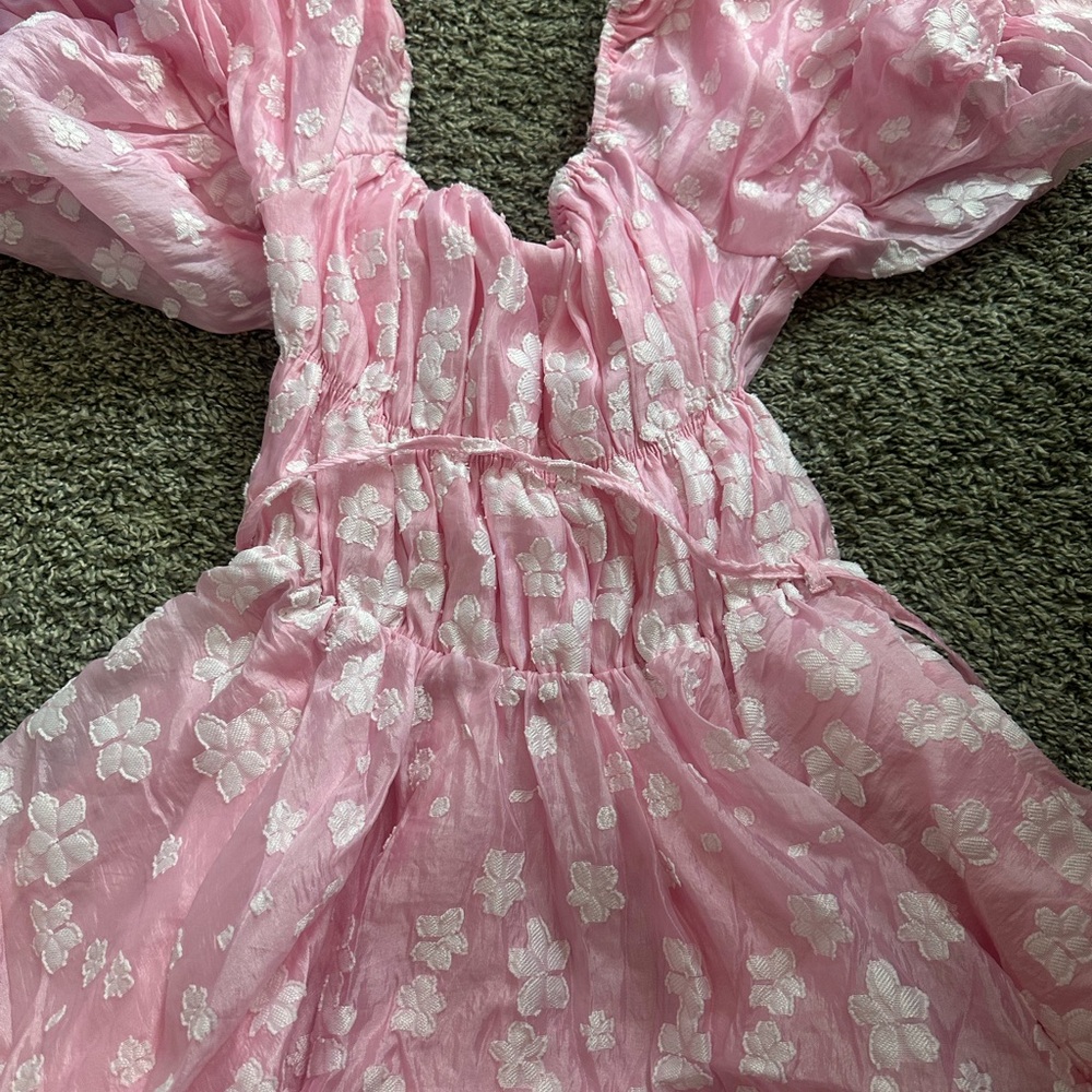 Elegant Pink Floral Dress with Puff Sleeves